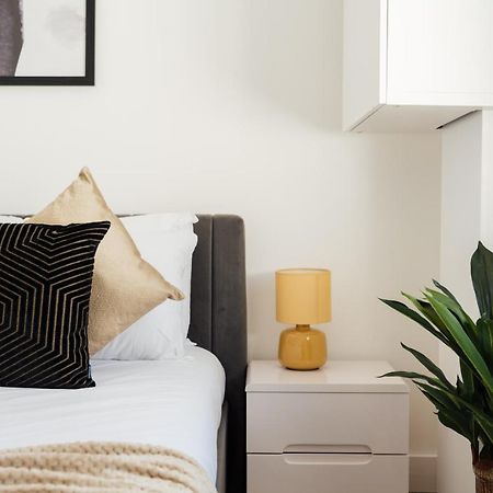 Stunning & Stylish 2 Bed Flat In West London Leilighet Eksteriør bilde