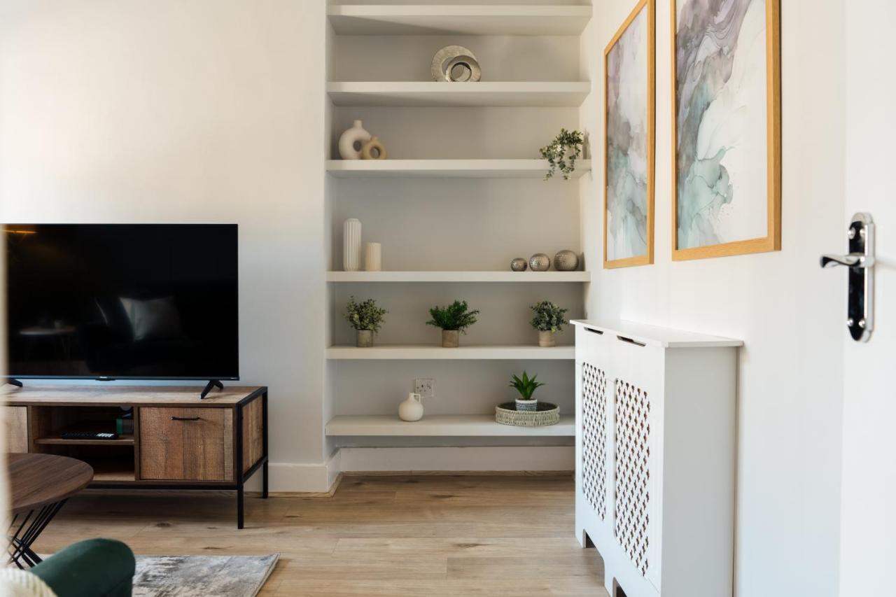 Stunning & Stylish 2 Bed Flat In West London Leilighet Eksteriør bilde