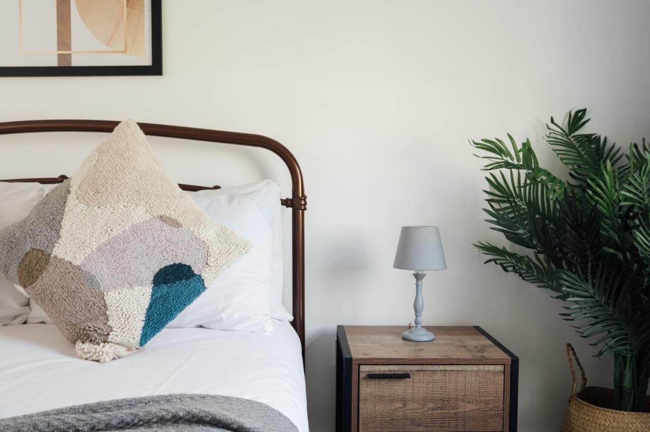 Stunning & Stylish 2 Bed Flat In West London Leilighet Eksteriør bilde