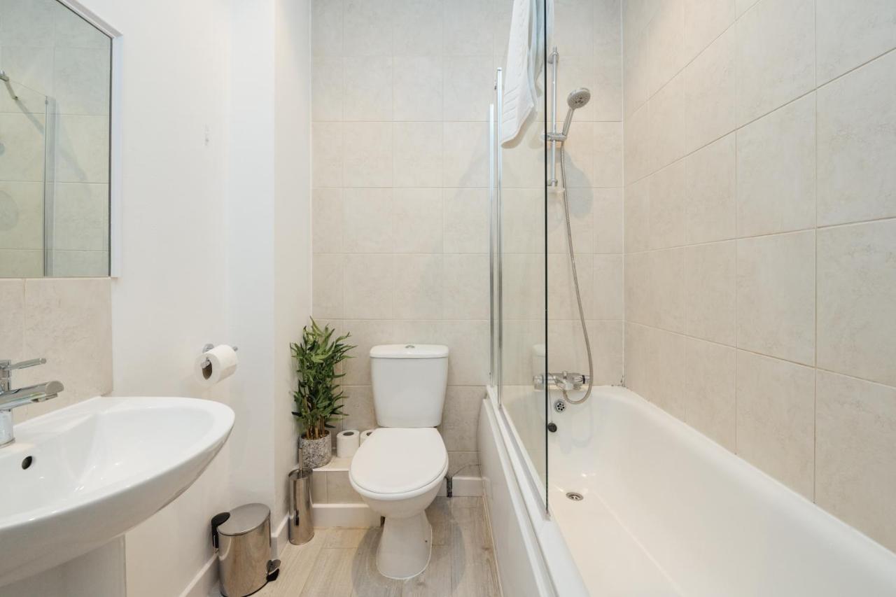 Stunning & Stylish 2 Bed Flat In West London Leilighet Eksteriør bilde
