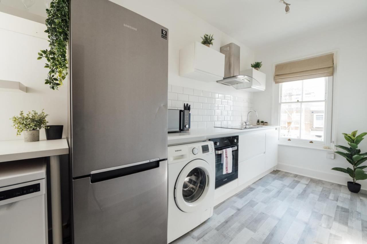 Stunning & Stylish 2 Bed Flat In West London Leilighet Eksteriør bilde