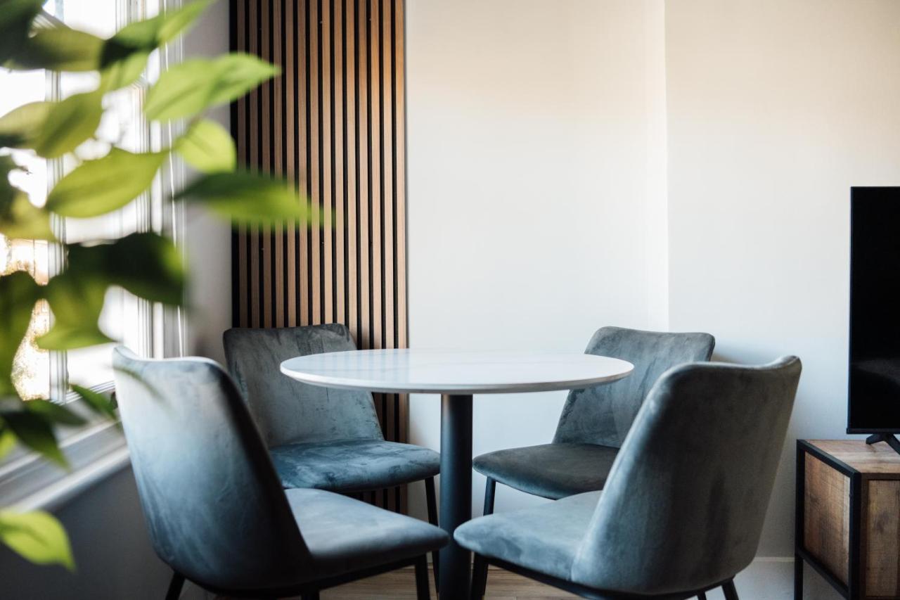 Stunning & Stylish 2 Bed Flat In West London Leilighet Eksteriør bilde